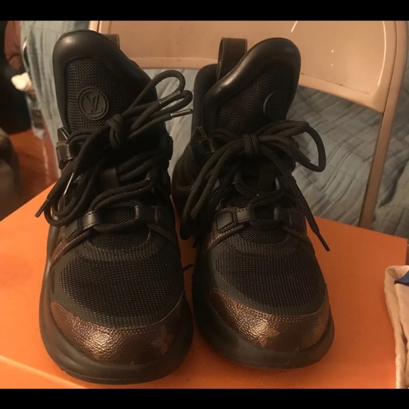 Louis Vuitton arch light sneakers - Picture 2 of 2